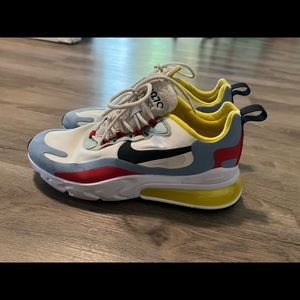 Womens Nike Shoes size 8